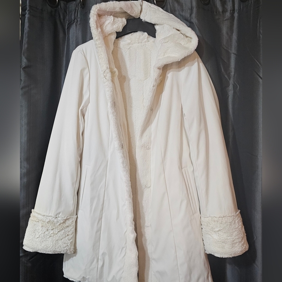 White Glamorous Womens Fur Versatile Reversible Rain Coat  Button Jacket EUC - Picture 11 of 12